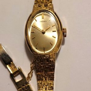 Manual Seiko ladies gold watch